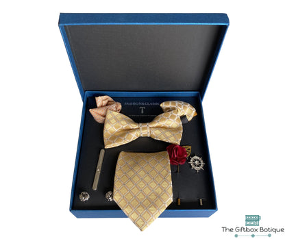 Luxe 8-delige Crèmegele Pak Accessoires Set - met Stropdas, Strik, Dasspeld, Manchetknopen, en Meer - Zijde & Jacquard Geweven, Met Zilveren Glinstertjes, Handgemaakt