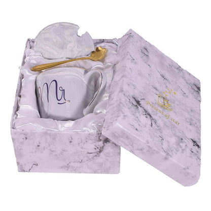 Mok Geschenkset  2-Delig Mr Mok Kleur Wit Graniet met Goudkleurige lepel in bijpassend geschenkdoos